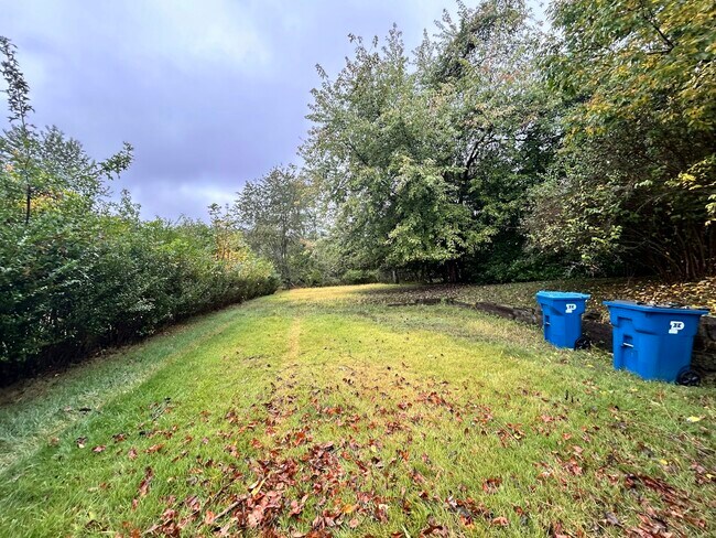 Foto del edificio - 151 Collins Dr