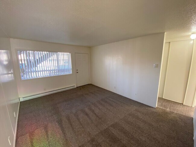 Building Photo - 550 SW Levens St