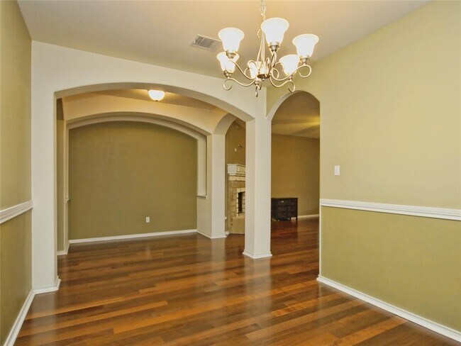Building Photo - 1103 Enclave Way