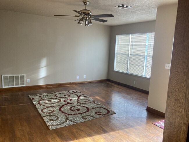 Foto del edificio - 806 N Sharon