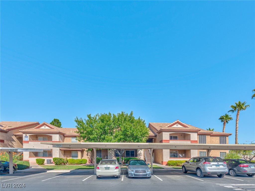 Primary Photo - 231 W Horizon Ridge Pkwy