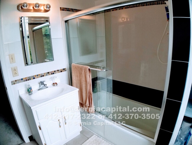 Bathroom - 5807 Elmer St