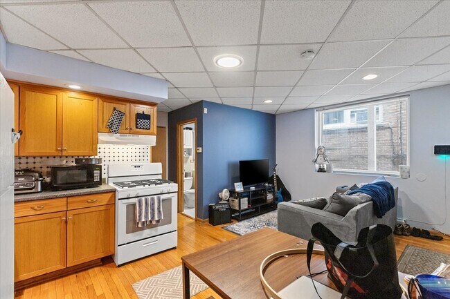 Foto del edificio - 7136 Windsor Ave