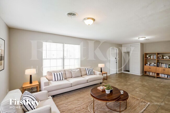 Building Photo - 5961 NW 14th Ct