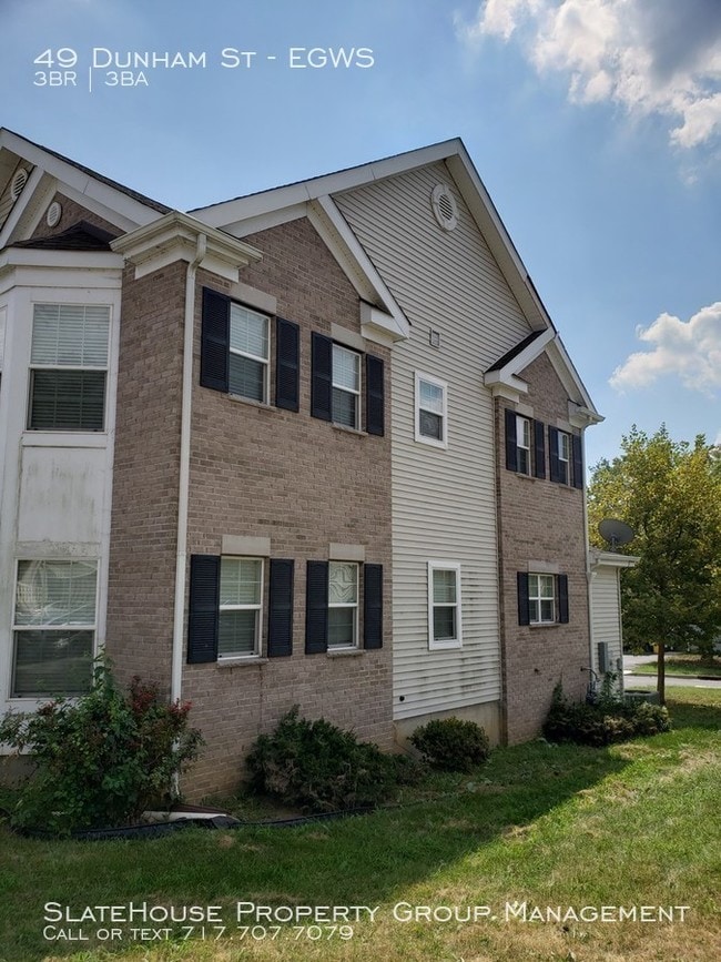 Building Photo - Beautiful 3 Bedroom / 2.5 Bathroom