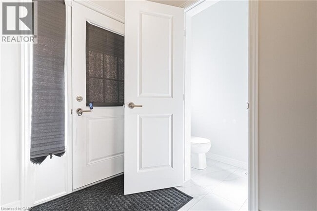 Building Photo - 21 Zoe Ln