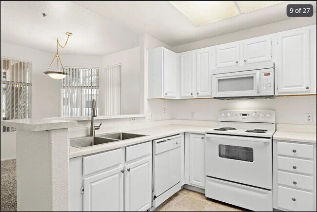 Building Photo - 11375 E Sahuaro Dr