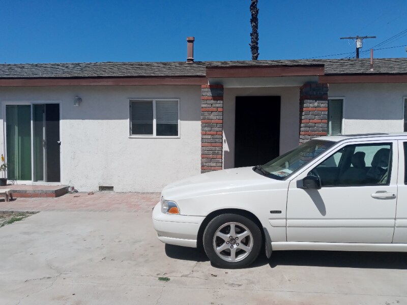 134st. 134st Menlo St, Los Angeles, CA 90247 Apartment for Rent in