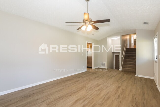 Foto del edificio - 650 Josh Ln
