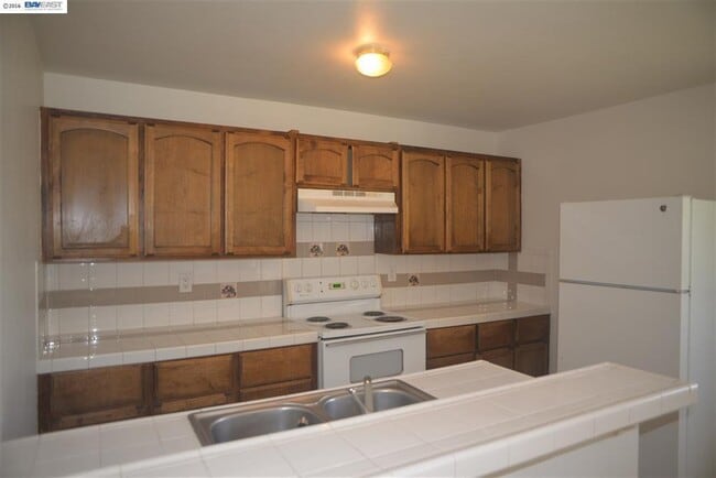 Building Photo - Single Story Condo