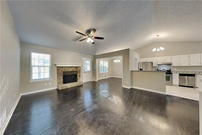 Building Photo - 260 King William Dr