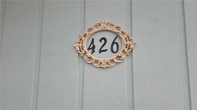 Building Photo - 426 Tulip Dr