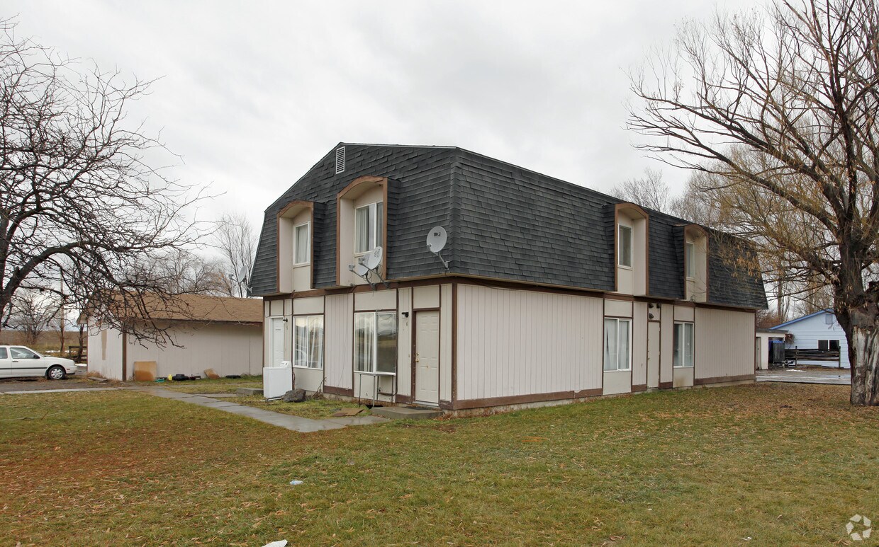 317 22nd Ave W, Gooding, ID 83330 Apartments in Gooding, ID