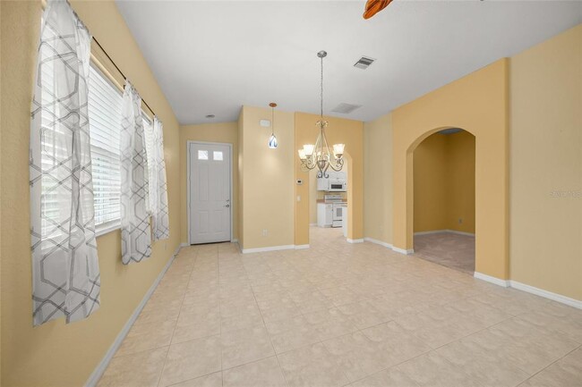 Foto del edificio - 4458 Corso Venetia Blvd