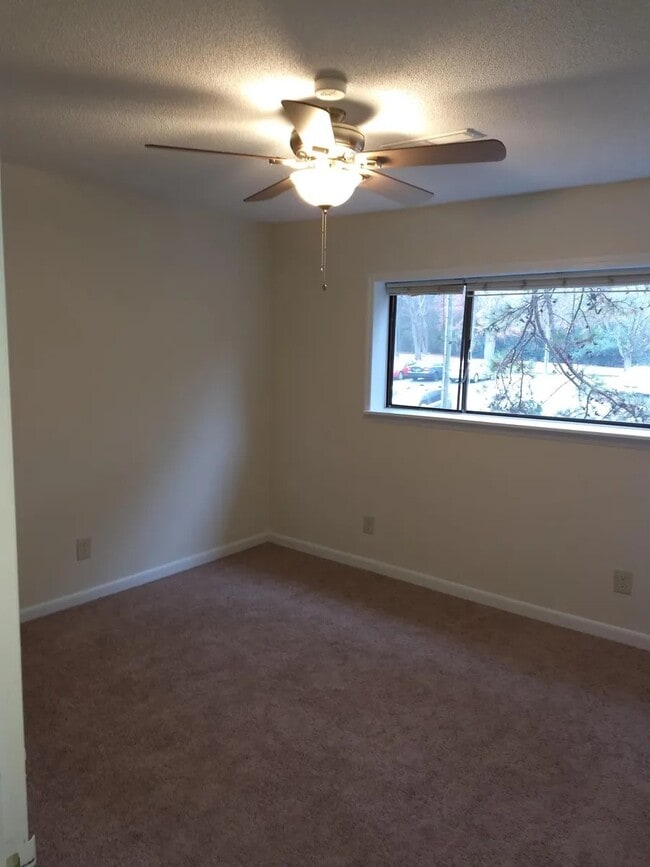 Building Photo - 5082 Flint Ridge Pl