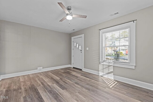 Foto del edificio - 211 W Sycamore St