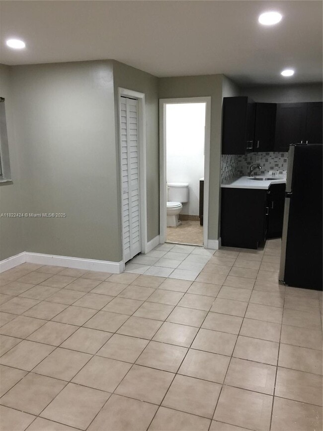 Foto del edificio - 4440 SW 1st St