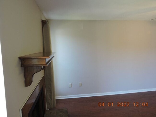 Building Photo - Great Condo Close to Southgates of  LSU