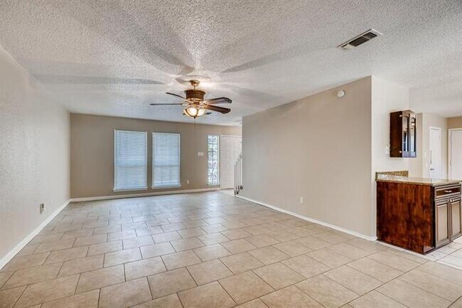 Building Photo - 7814 Bent Briar, San Antonio, TX, 78250