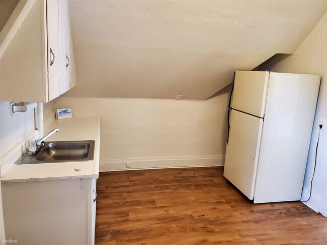Building Photo - 1 br, 1 bath Apartment - 1641 Park St Apt 2