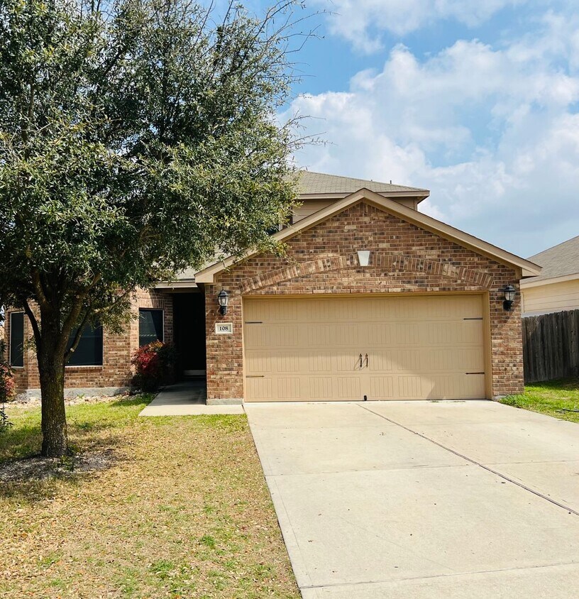 Primary Photo - 4 bedroom home for rent!