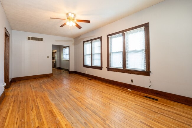 Building Photo - 350 N Edwards