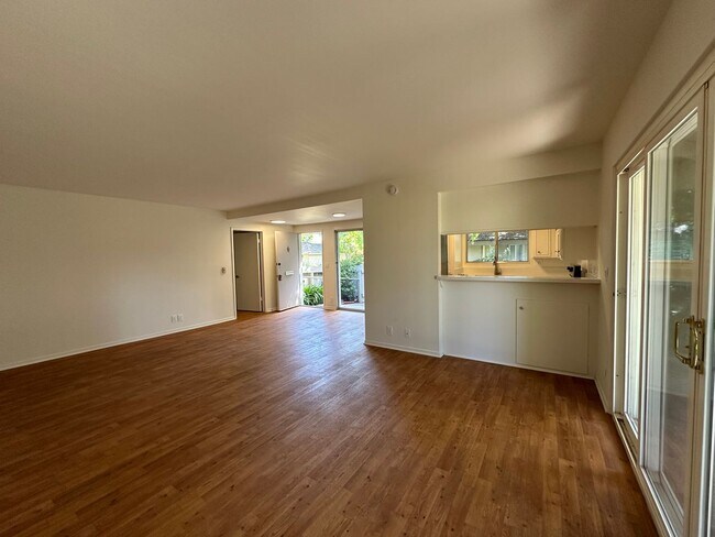 Foto del edificio - Encina Royal 1 bdrm Cottage