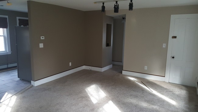 Living/Dining Room - 106 Granite St
