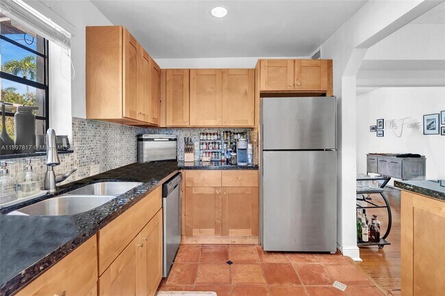 Foto del edificio - 836 W 40th St