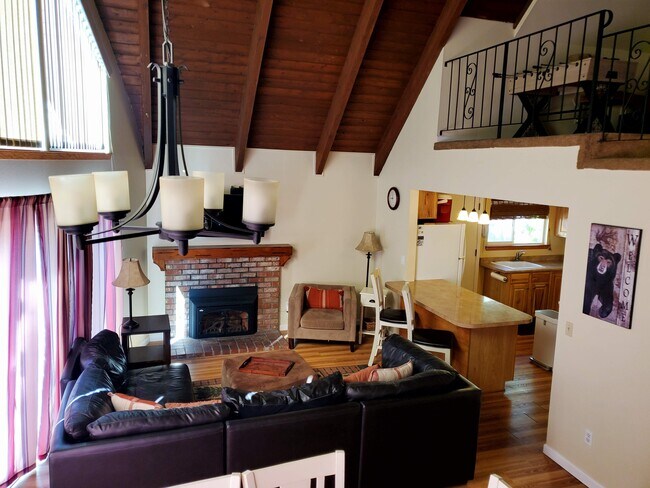 Building Photo - 1497 Murietta Dr
