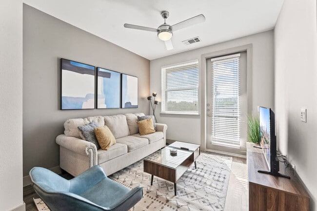 Building Photo - 6107 E Riverside Dr