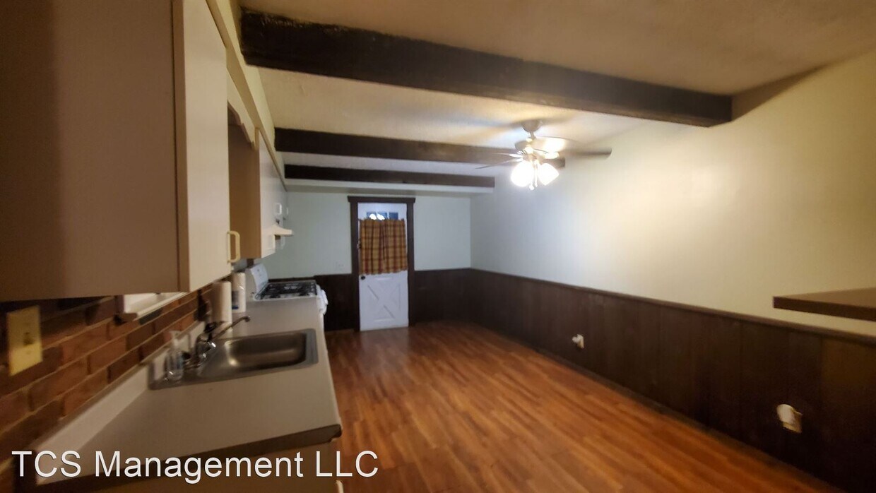Primary Photo - 3 br, 1 bath House - 139 High Street