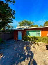 Building Photo - 1055 NE 34th Ct