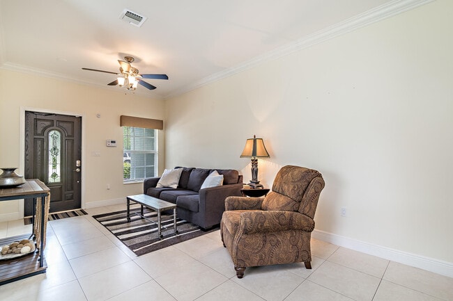 Building Photo - 233 Malverne Rd