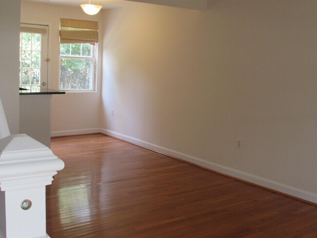 Foto del edificio - 6902 Hawthorne St