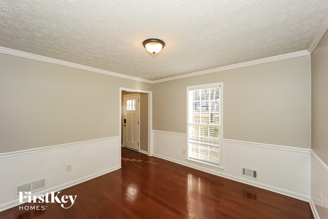 Building Photo - 205 N Fayette Dr