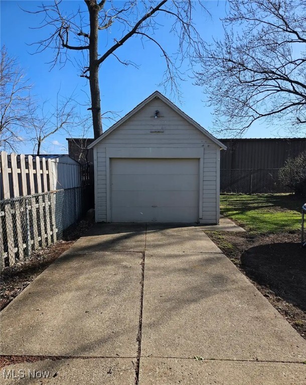 Building Photo - 13713 Thornhope Rd