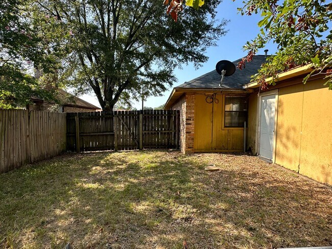 Building Photo - BRO314-316