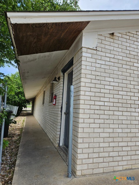 Building Photo - 1202 Urbantke Ct