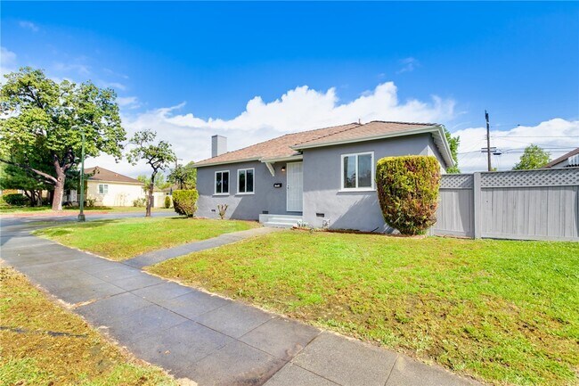 Foto del edificio - 1201 E Norwood Pl