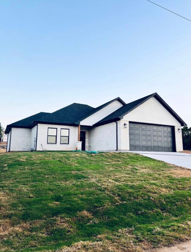 2227 Beverly Dr, Granbury, TX 76048 House Rental in Granbury, TX