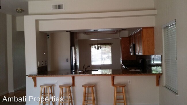 Foto del edificio - 3 br, 2 bath House - 2059  E. Lexington Ave