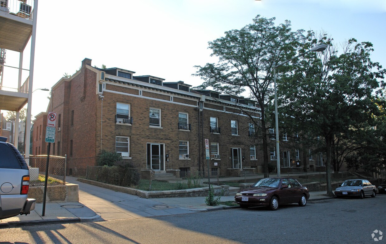 Primary Photo - Carleton Terrace