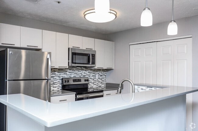 2BR, 2BA - 1,162 SF - Decatur Flats
