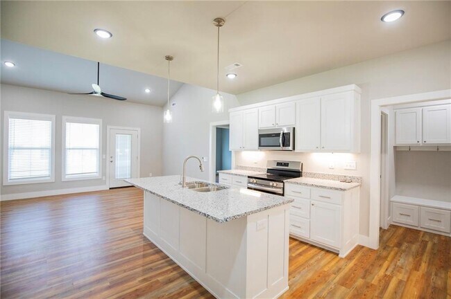 Building Photo - 943 Seaborn Way