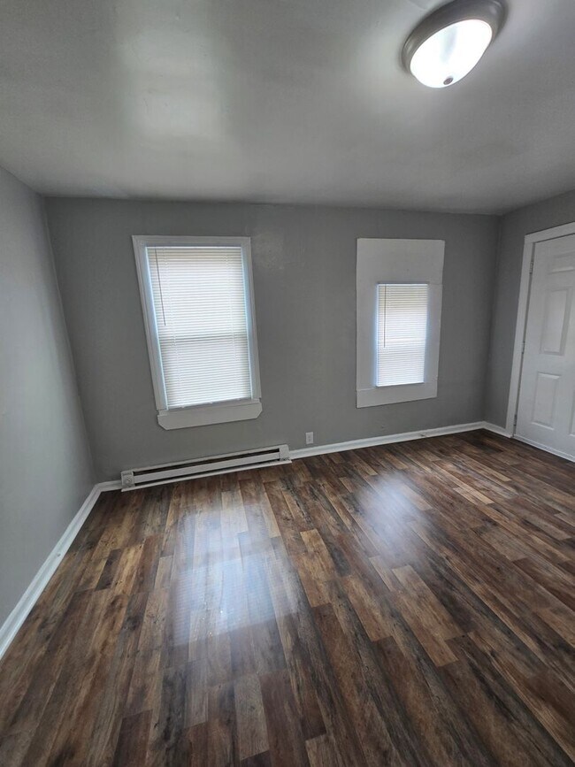 Foto del edificio - One Bedroom Duplex Near 10th and Concord Street!