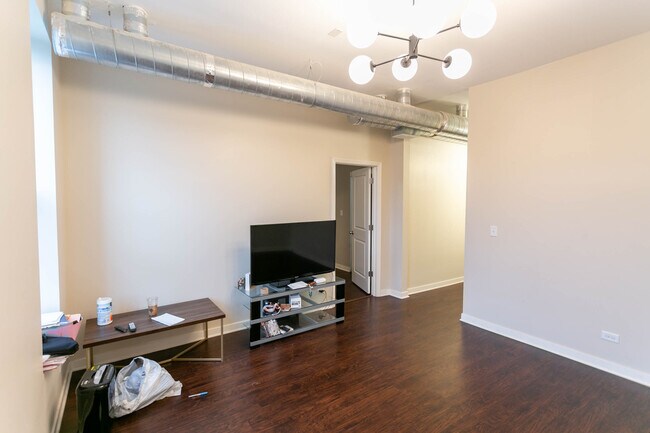 Building Photo - 1418 W 18th St