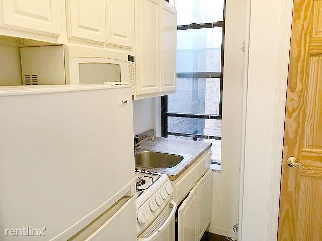 Building Photo - 1 br, 1 bath  - 229 E 25th St