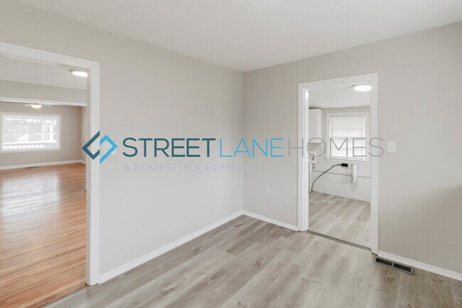 Foto del edificio - NOW OFFERING $250 OFF FIRST FULL MONTH IF ...