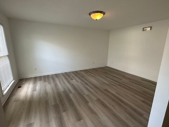 Building Photo - 2500 S College Hills Dr